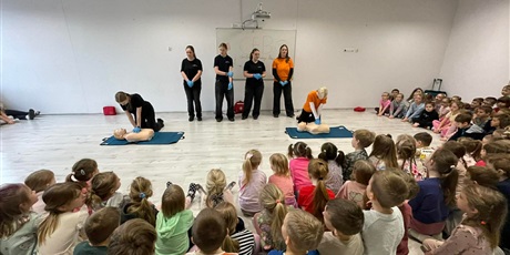 Powiększ grafikę: podstawy-pierwszej-pomocy-680958.jpg